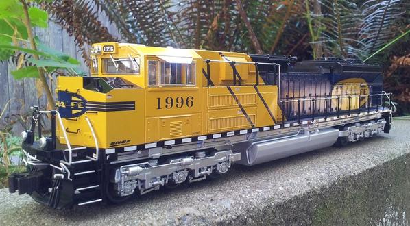 ATSF SD70ACe Front-Side