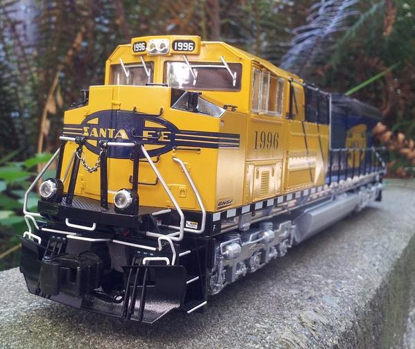 ATSF SD70ACe Front