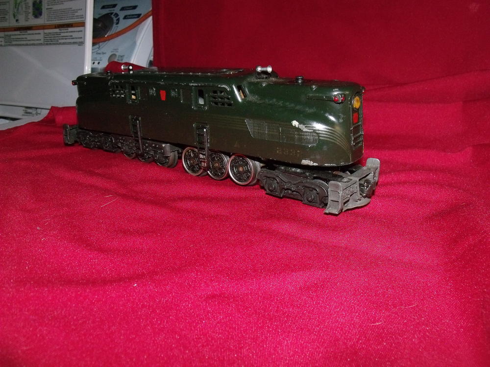 Lionel 2332 GG1 with motor truck side missing. 2